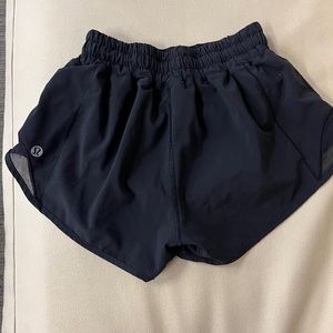 Lulu Lemon low rise hotty hot short size 0